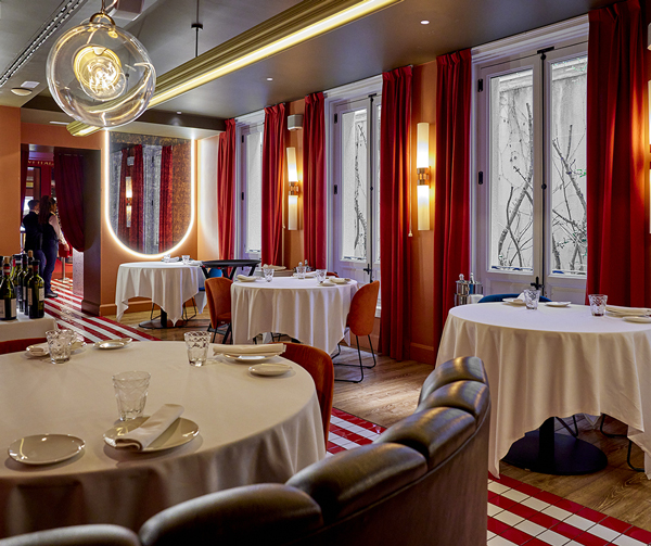 Comedor rojo en Noi pasion mediterranea y estilo italiano contemporaneo 2 NOI Restaurante