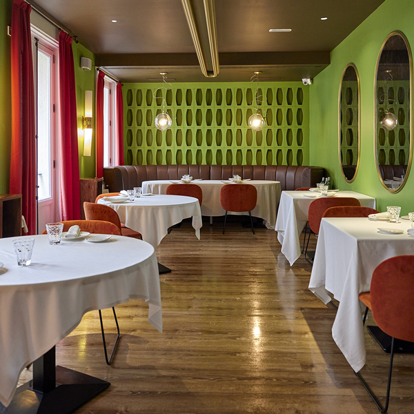 Comedor verde en noi vitalidad y optimismo en la estetica italiana de los anos 70 4 NOI Restaurante